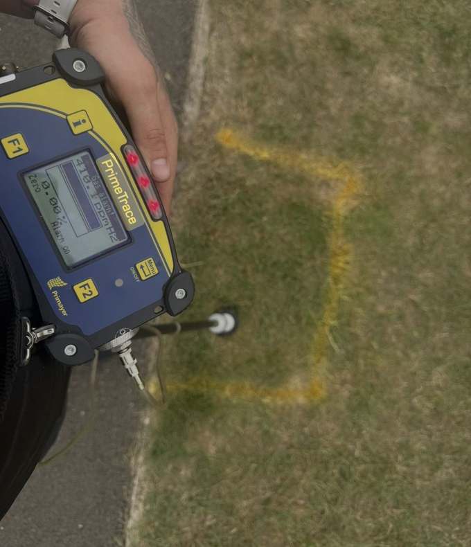 HUBB Group engineer conducting non-destructive leak detection in Chislehurst